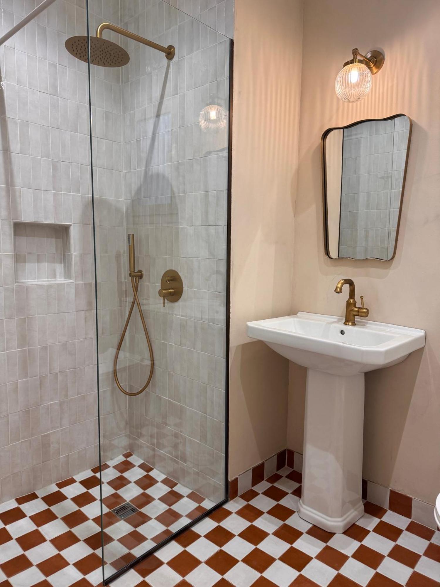 Liberty House - Central Two Bedroom Apartments 尼科西亚 外观 照片